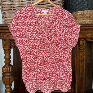 Max Studio Red and White Patterned Blouse high low